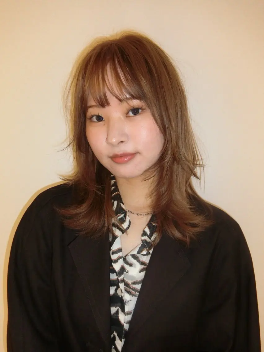 ミディアム ピンクブラウン iroha/ ショートモデルのヘアスタイル