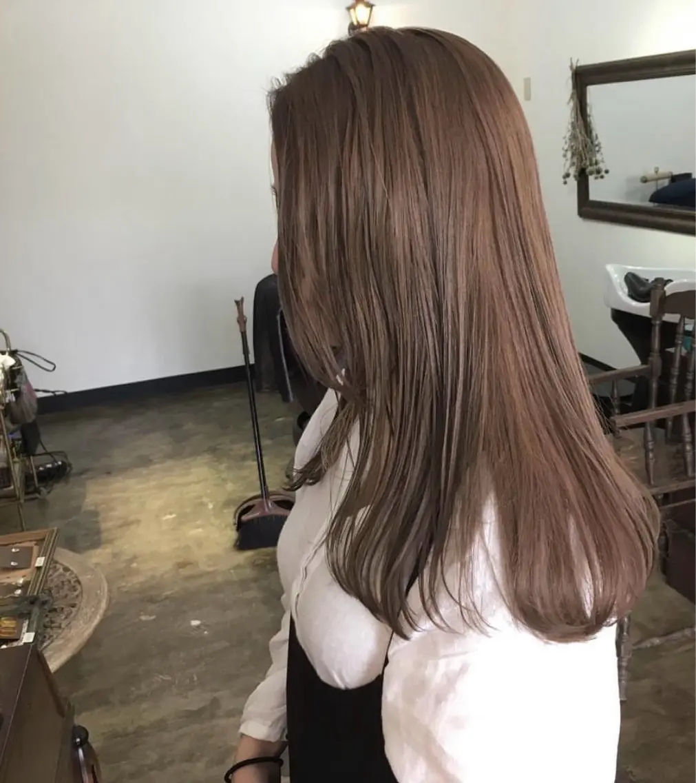 セミロング カラー ベージュカラー ブリーチ ブラウンカラー 透明感カラー ダブルカラー カット ヘアカラー hair&make chambre宜野湾のヘアスタイル