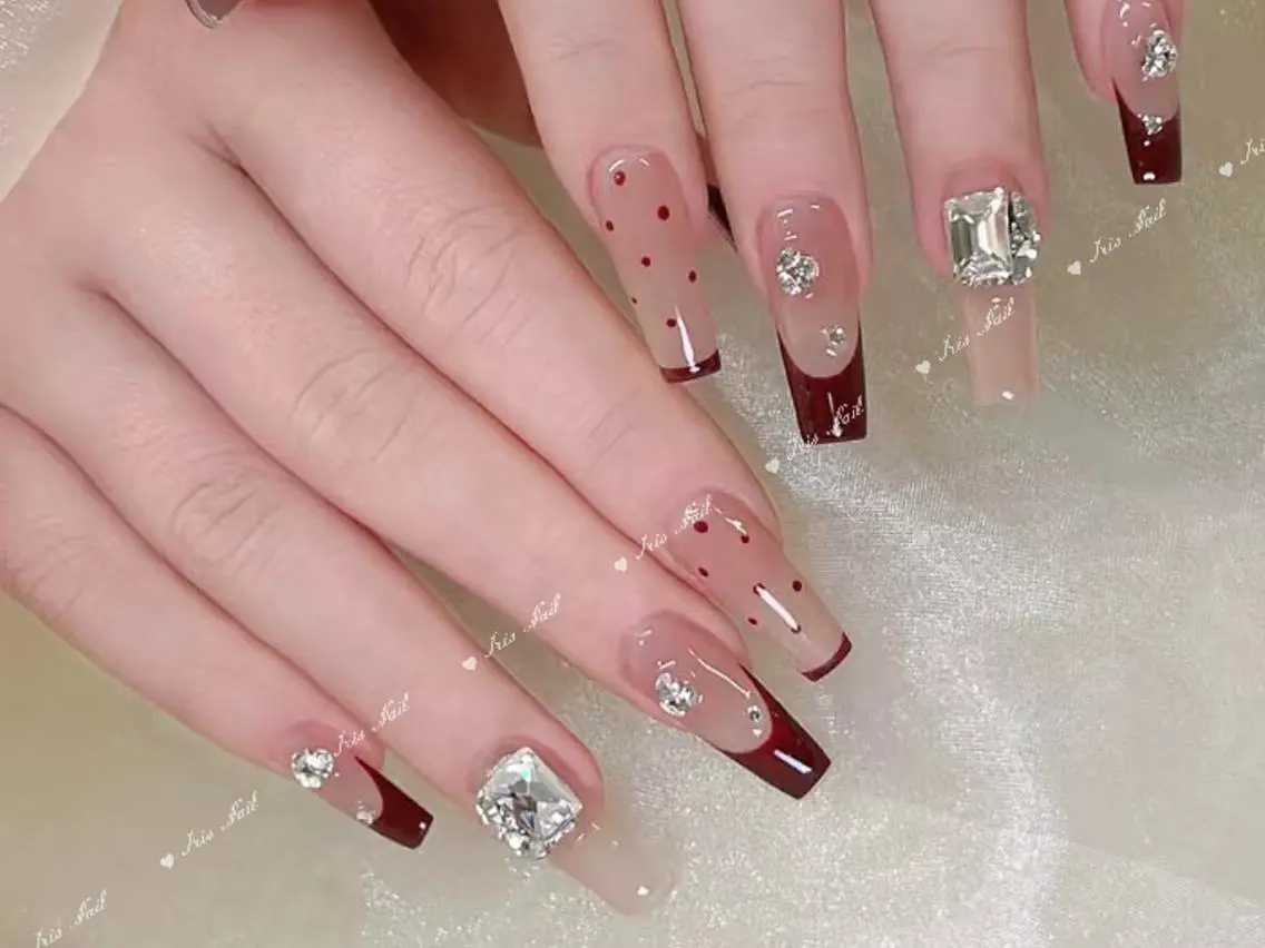 ネイル オーロラネイル フレンチネイル ジェルネイル ガラスフレンチ グラデーション ハンドネイル ハンドケア 🍒IRIS Nail🌸のネイルデザイン