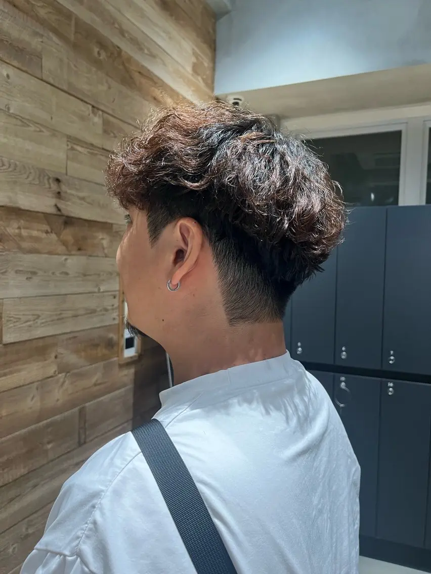 パーマ メンズ メンズパーマ メンズツイストパーマ ツイストパーマ 志賀 楓のヘアスタイル