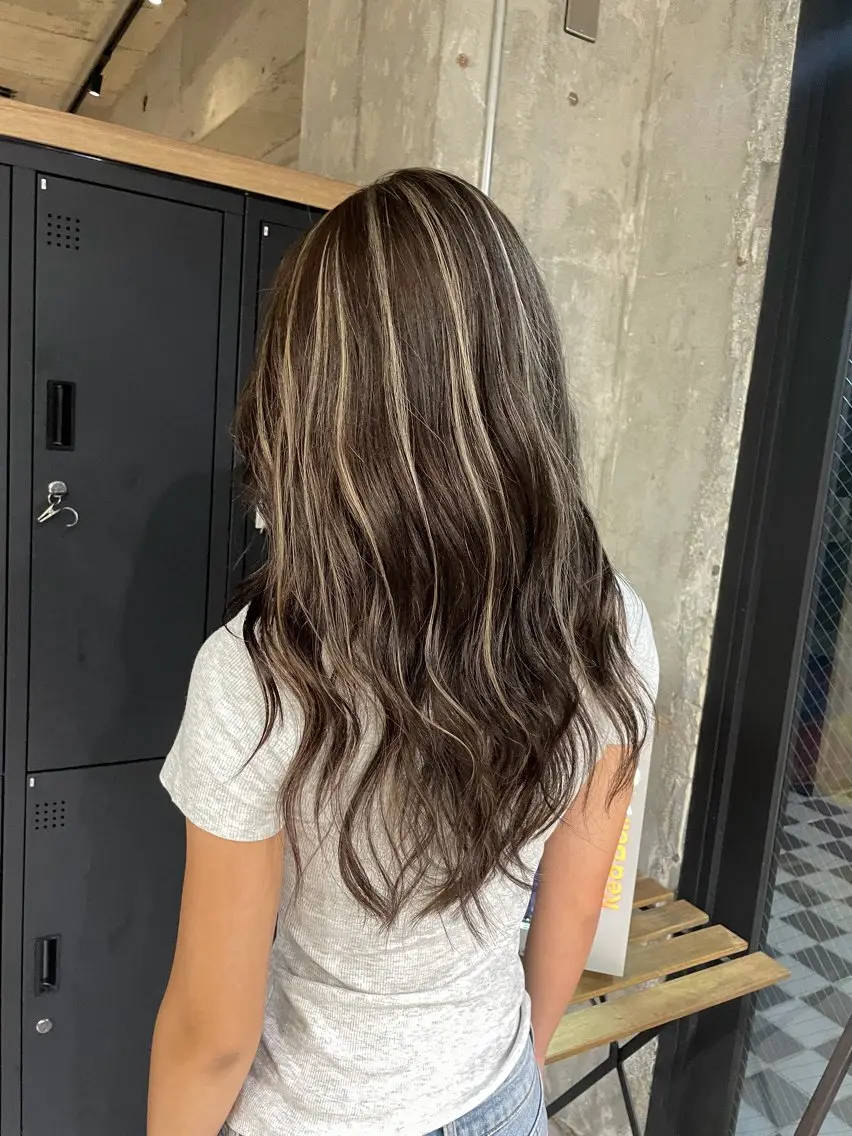 ロング ヘアカラー 🌺ハイライトカラー HINA🌺のヘアスタイル