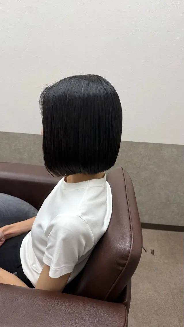 ショート 新宿3丁目大人サロン 🪽イケイリョウコのヘアスタイル
