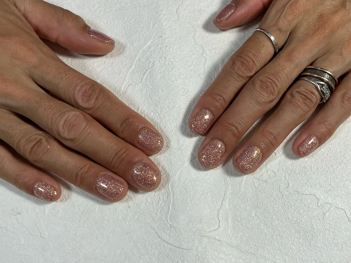 ネイル オーロラネイル フットネイル フレンチネイル ジェルネイル キラキラネイル ハンドネイル kiki nail たまプラーザのネイルデザイン