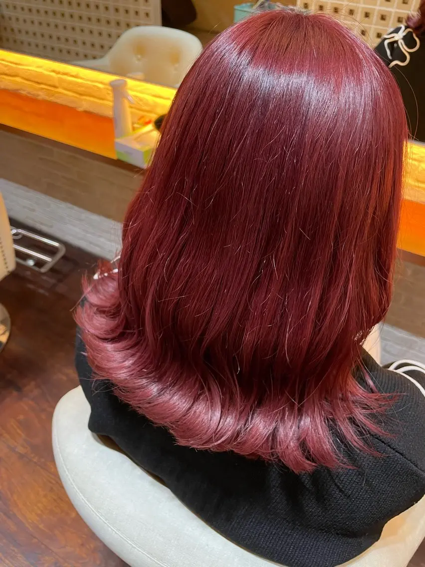 ミディアム カラー レッドカラー ヘアカラー CoCooN amiのヘアスタイル