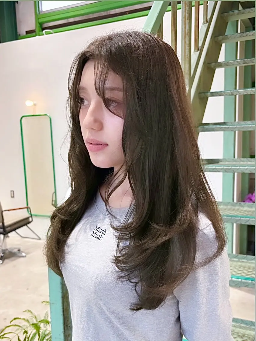 セミロング カラー December 伊勢崎のヘアスタイル