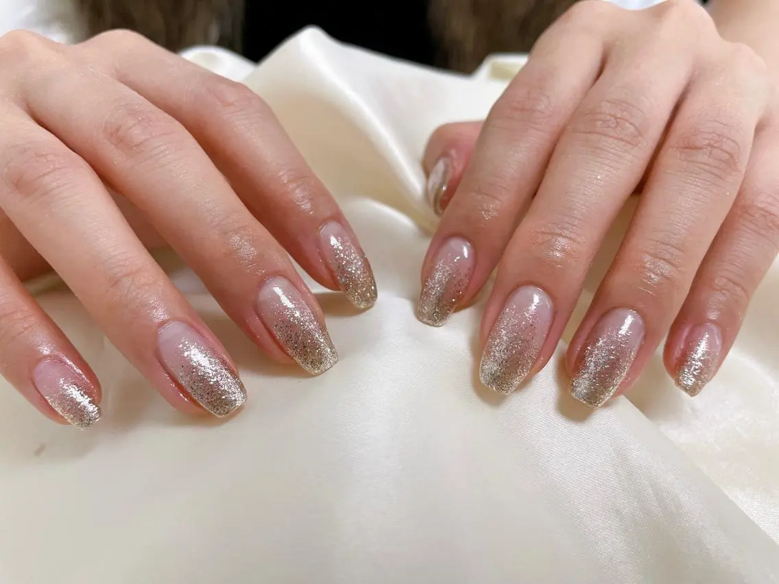 ネイル ラメ(グリッター) ラメグラデーション mogunail &blowのネイルデザイン