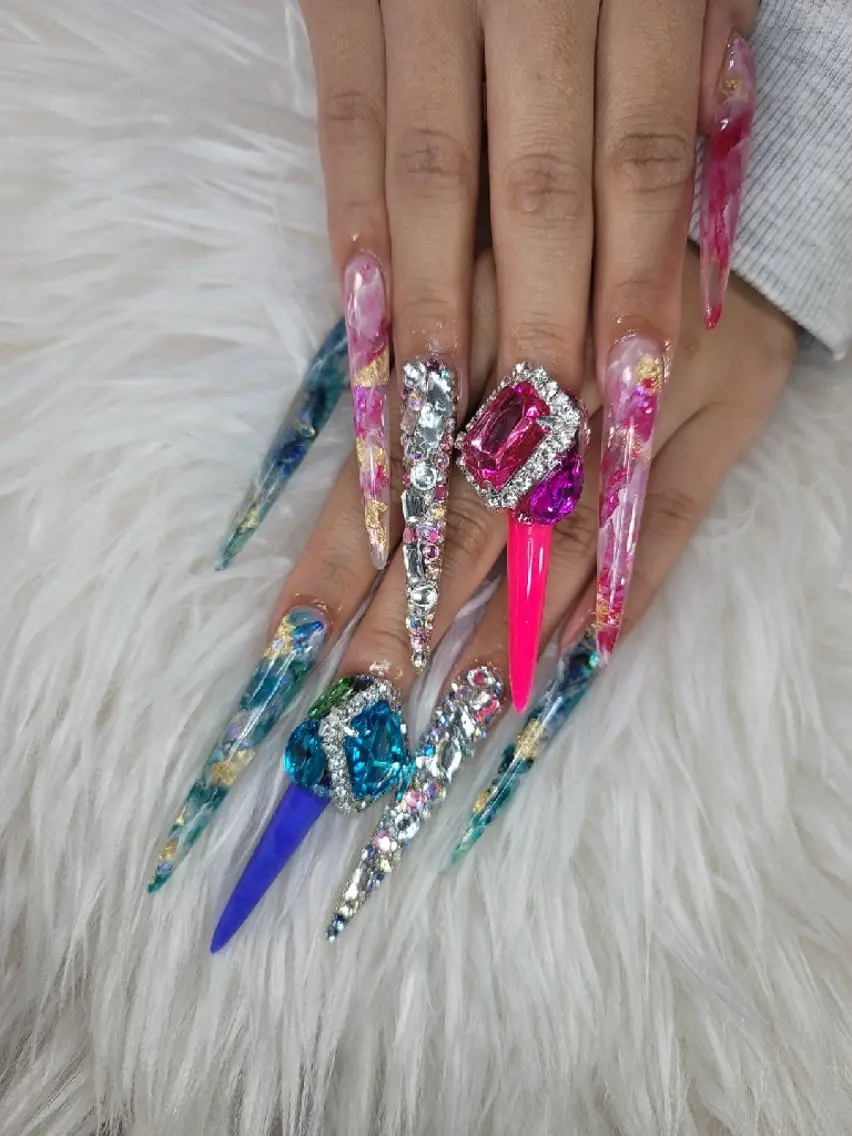 ネイル ロングネイル . MAKI NAILのネイルデザイン