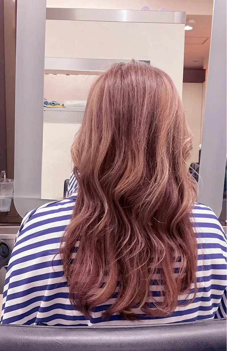 セミロング カラー ブリーチ ピンクカラー トリートメント au美容室 栄矢場町のヘアスタイル