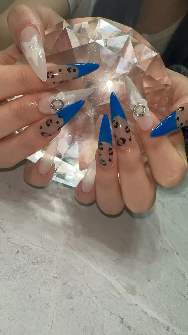 ネイル アートネイル ブルー フレンチネイル ハンドネイル with nail.のネイルデザイン