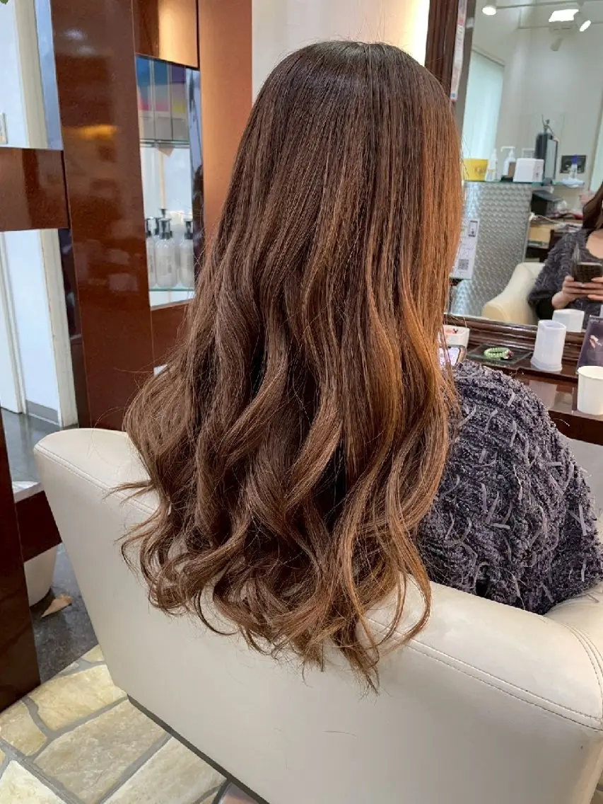 カラー ロング 古橋 瑞希のヘアスタイル