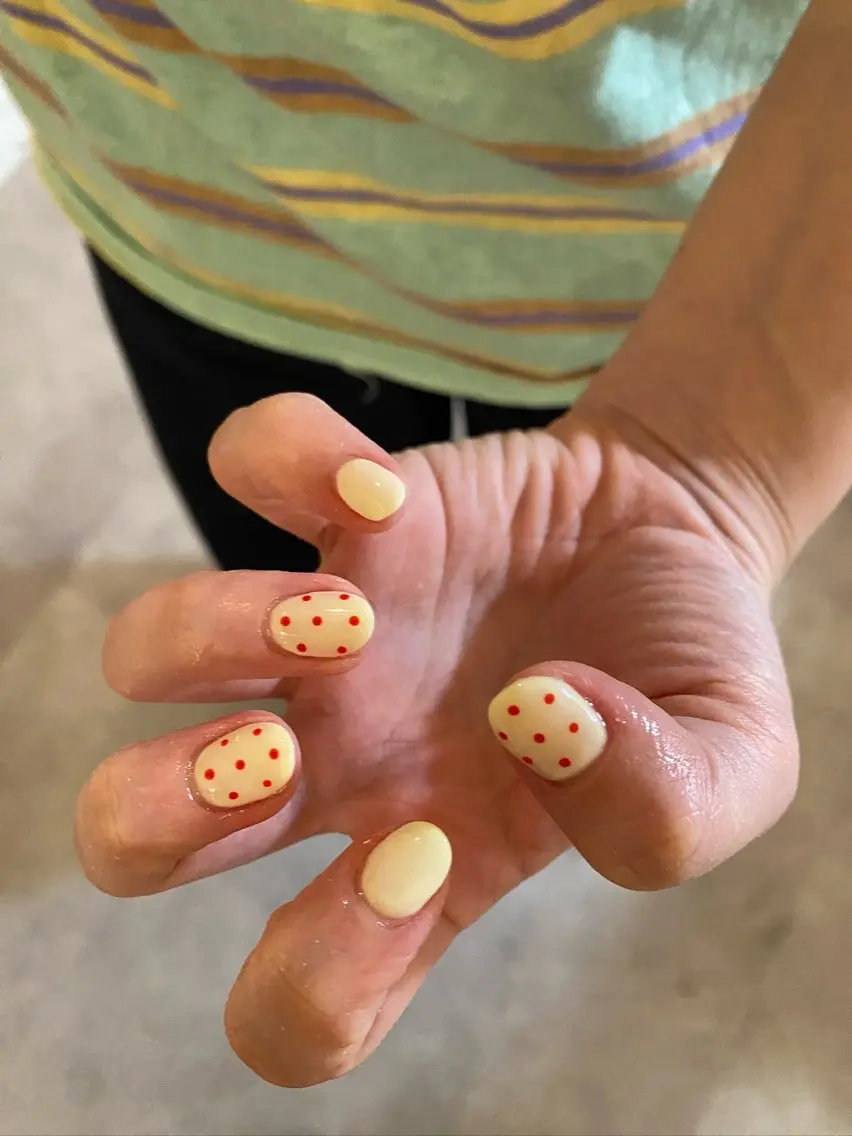 ネイル ワンカラーネイル 佐藤 輝桜理のネイルデザイン