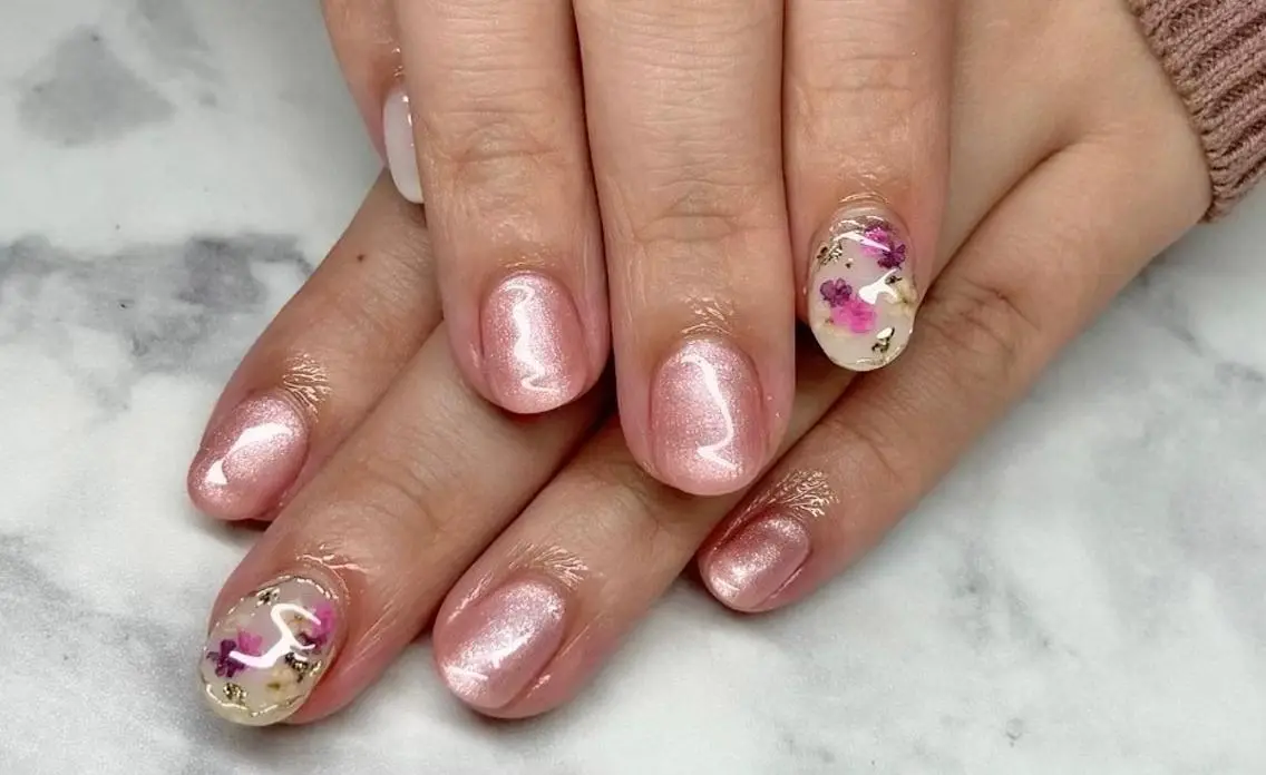 ネイル ジェルネイル 韓国ネイル マグネットネイル 持ち込み ニュアンスネイル ハンドネイル Nail&eye Belire 新宿のネイルデザイン