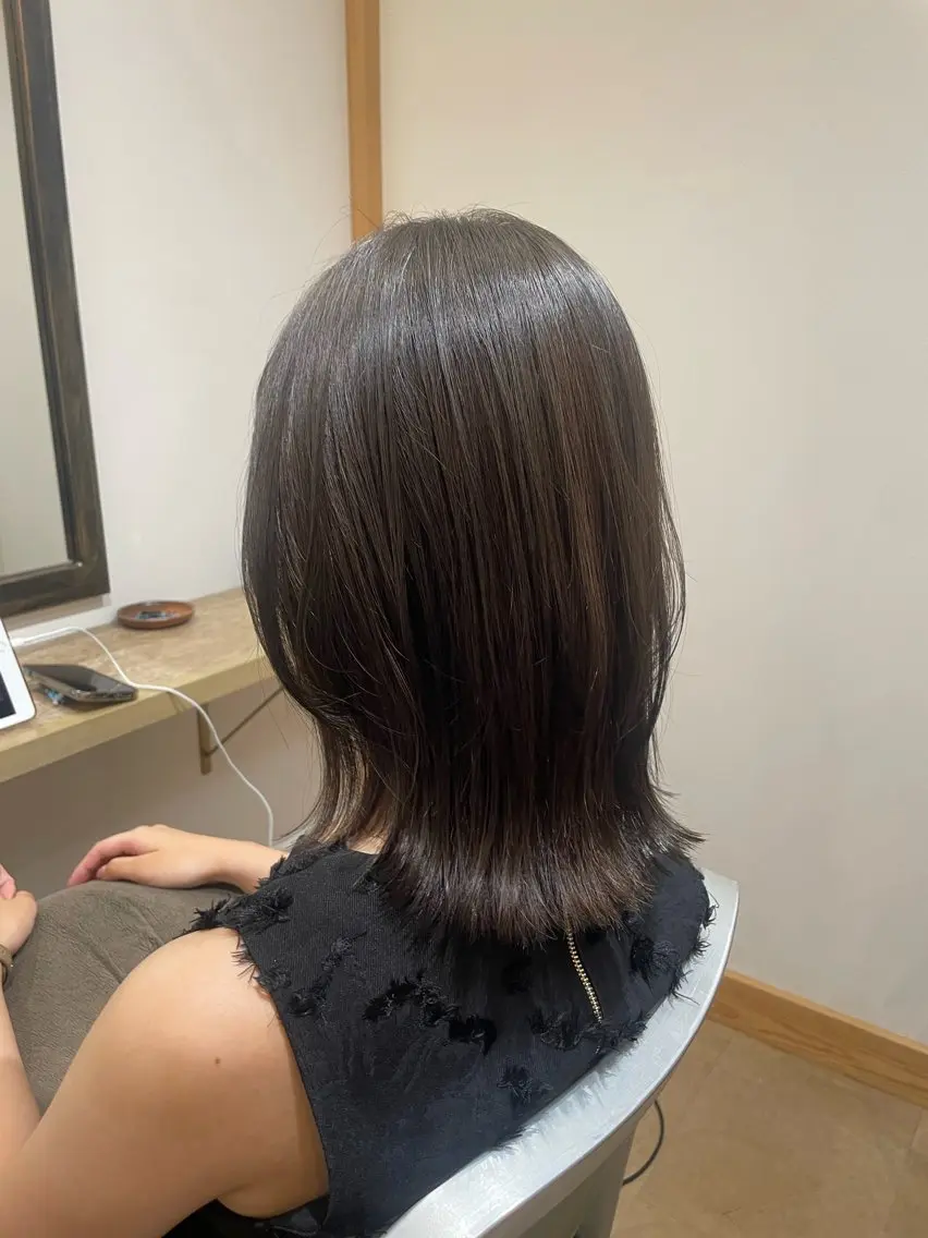 ミディアム カット ヘアカラー トリートメント 山口 里莉のヘアスタイル