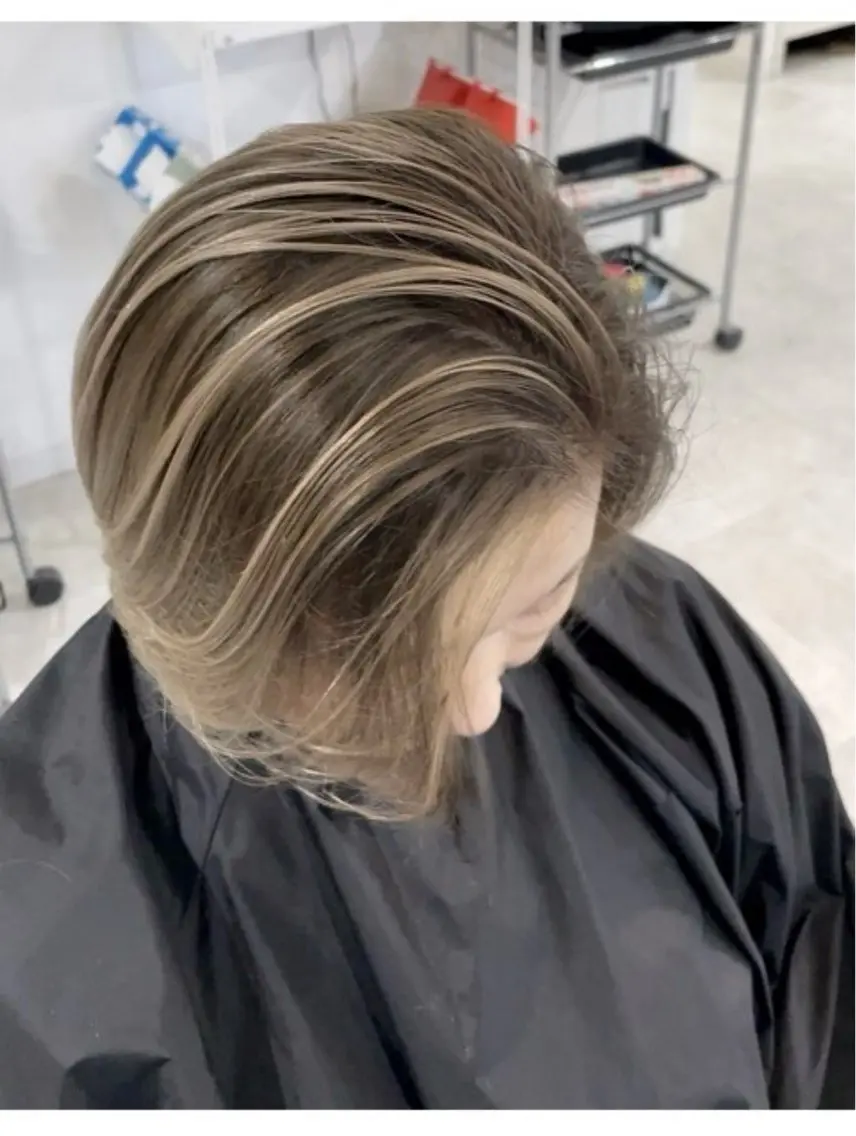 ショート カット ヘアカラー 🌟髪質改善と艶 ✨相場つかさのヘアスタイル