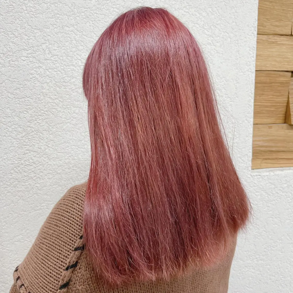 ロング カラー ピンクカラー ヘアカラー 槙川 郁弥のヘアスタイル