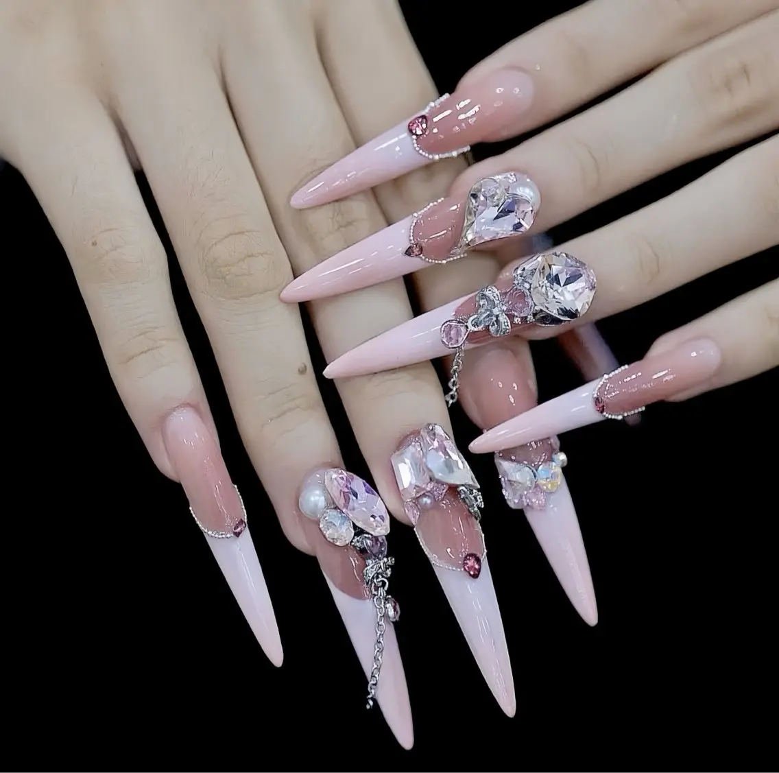 ネイル チークネイル フレンチネイル ガラスフレンチ グラデーション キラキラネイル ハンドネイル Rin Nail 新大久保店のネイルデザイン