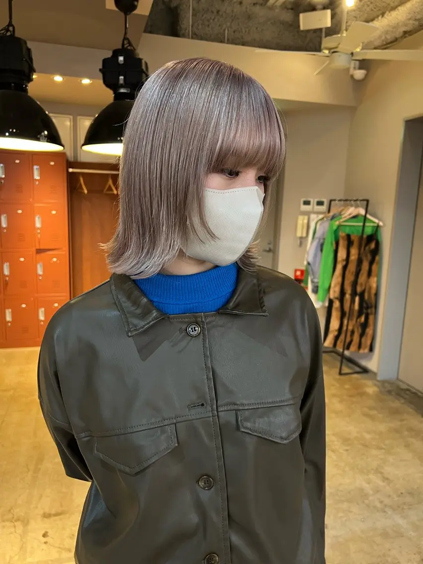 セミロング カラー カット ヘアカラー ミルクティーベージュ outaのヘアスタイル