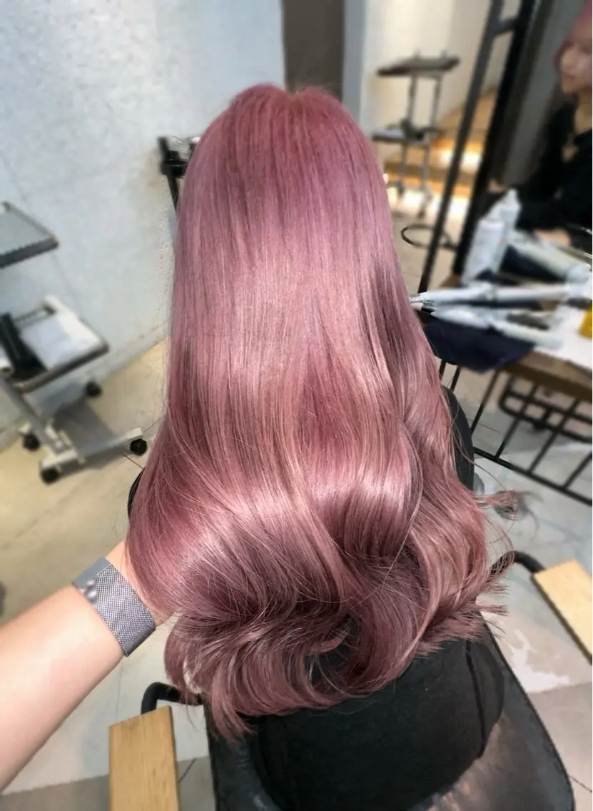 【👩🏼‍🦱ハイトーン×サラ艶ケア👩🏼‍🦱】カット➕ケアブリーチ➕カラー➕髪質改善3stepトリートメントの写真