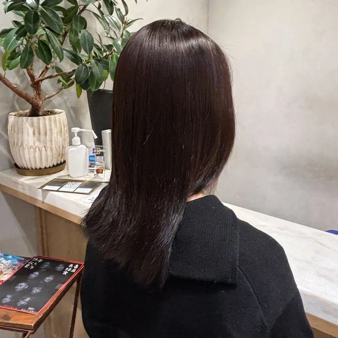 ロング カラー ベージュカラー 暗髪透明感カラー うる艶カラー／綾部のヘアスタイル