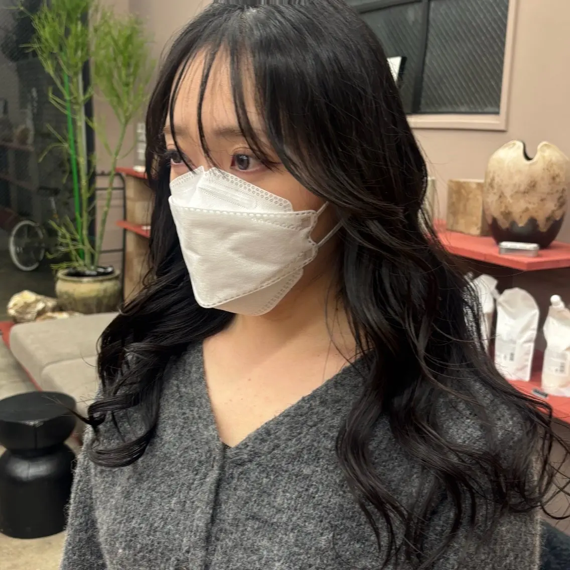 ロング パーマ ヘアアレンジ HIBIKI / 透明感カラーのヘアスタイル