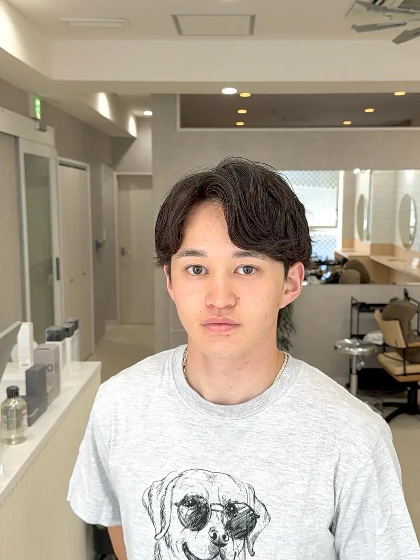 ショート パーマ メンズ センターパート メンズパーマ 似合わせカット ニュアンスパーマ 【東北メンズヘア1 位受賞🥇】本間祐太のヘアスタイル