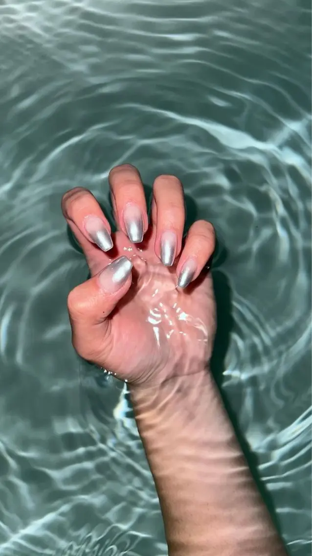 ネイル ミラーネイル happiness nailのネイルデザイン