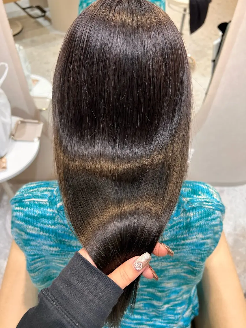 セミロング カラー ブリーチ 透明感カラー 髪質改善 トリートメント 野村 希汐のヘアスタイル