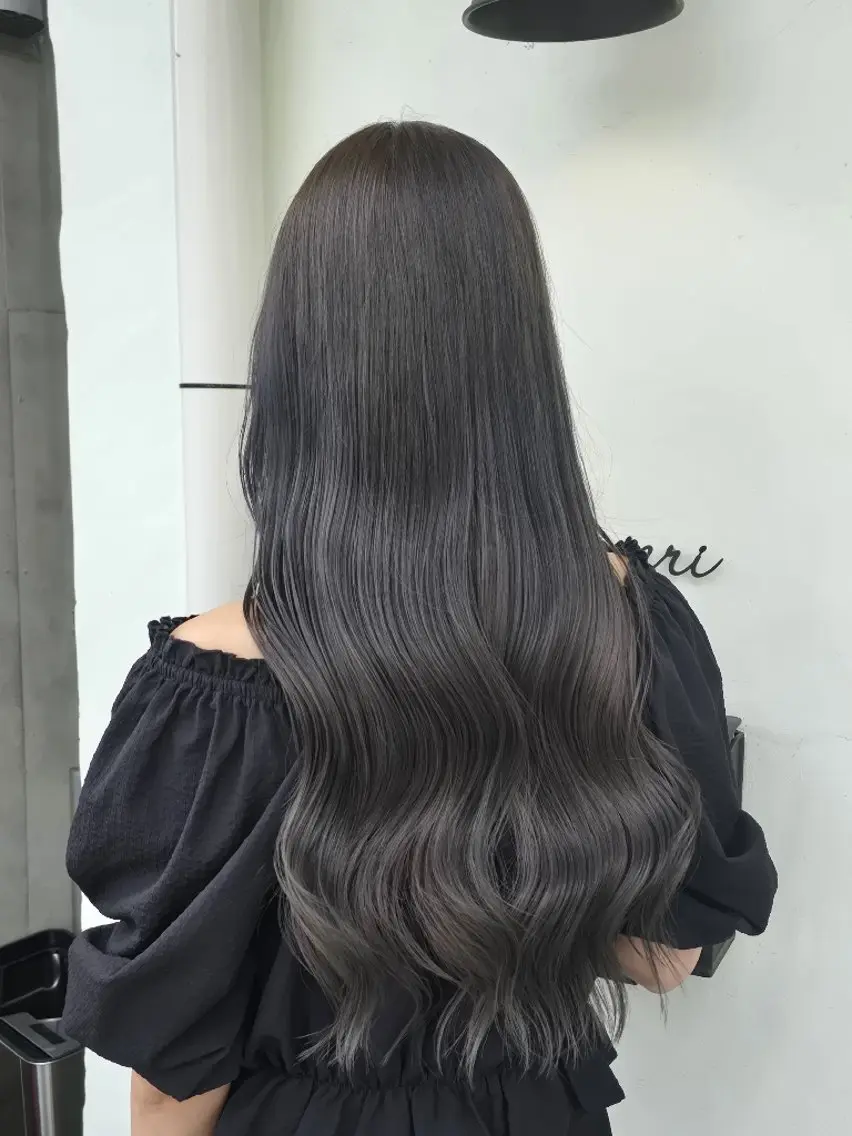 ロング カラー ブリーチ 透明感カラー ヘアカラー 透明感🫧艶カラー✨ レイヤー✂渡辺祐輔のヘアスタイル