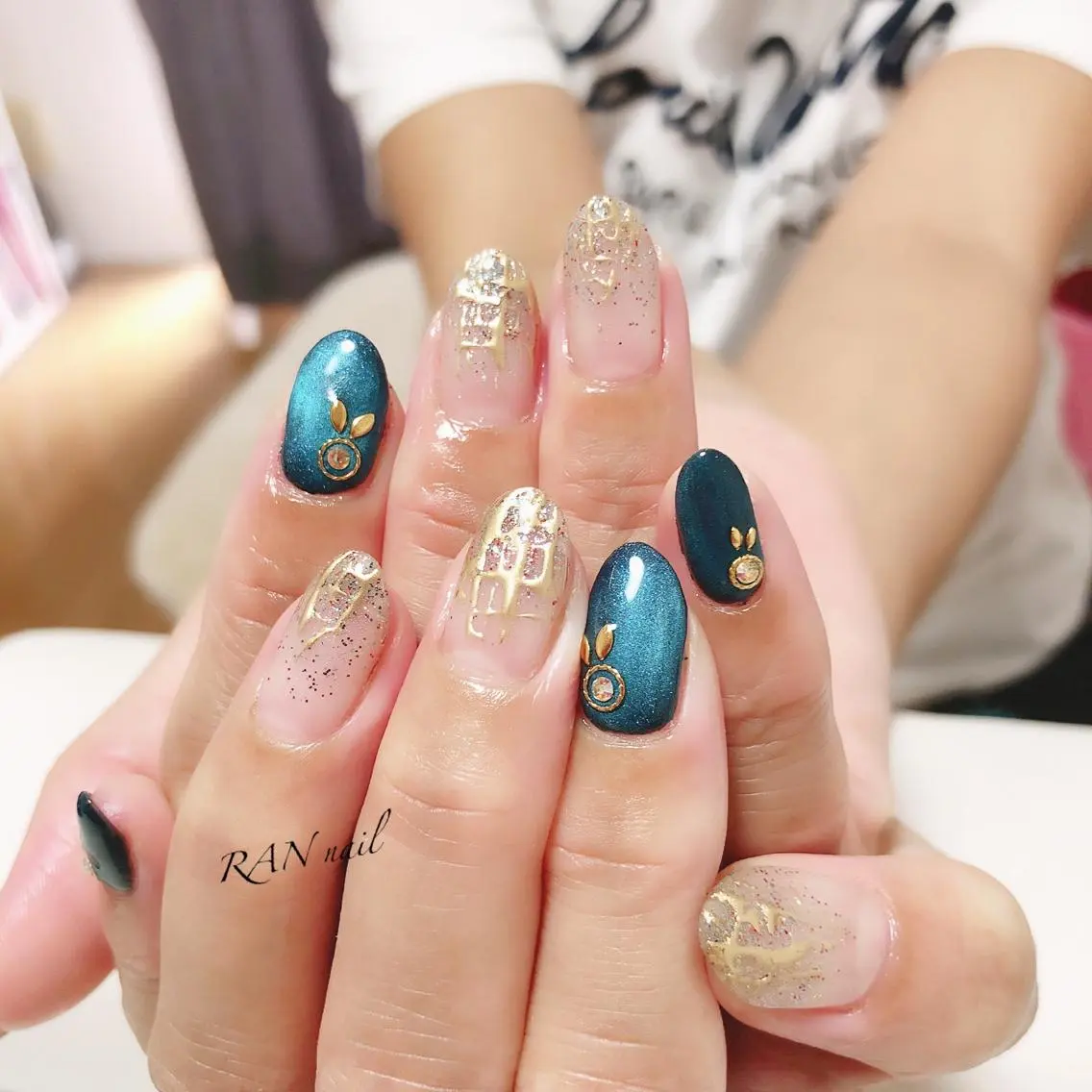 ネイル ブルー フットネイル キラキラネイル オフィスネイル 夏ネイル ハンドネイル フットネイル RAN nailのネイルデザイン