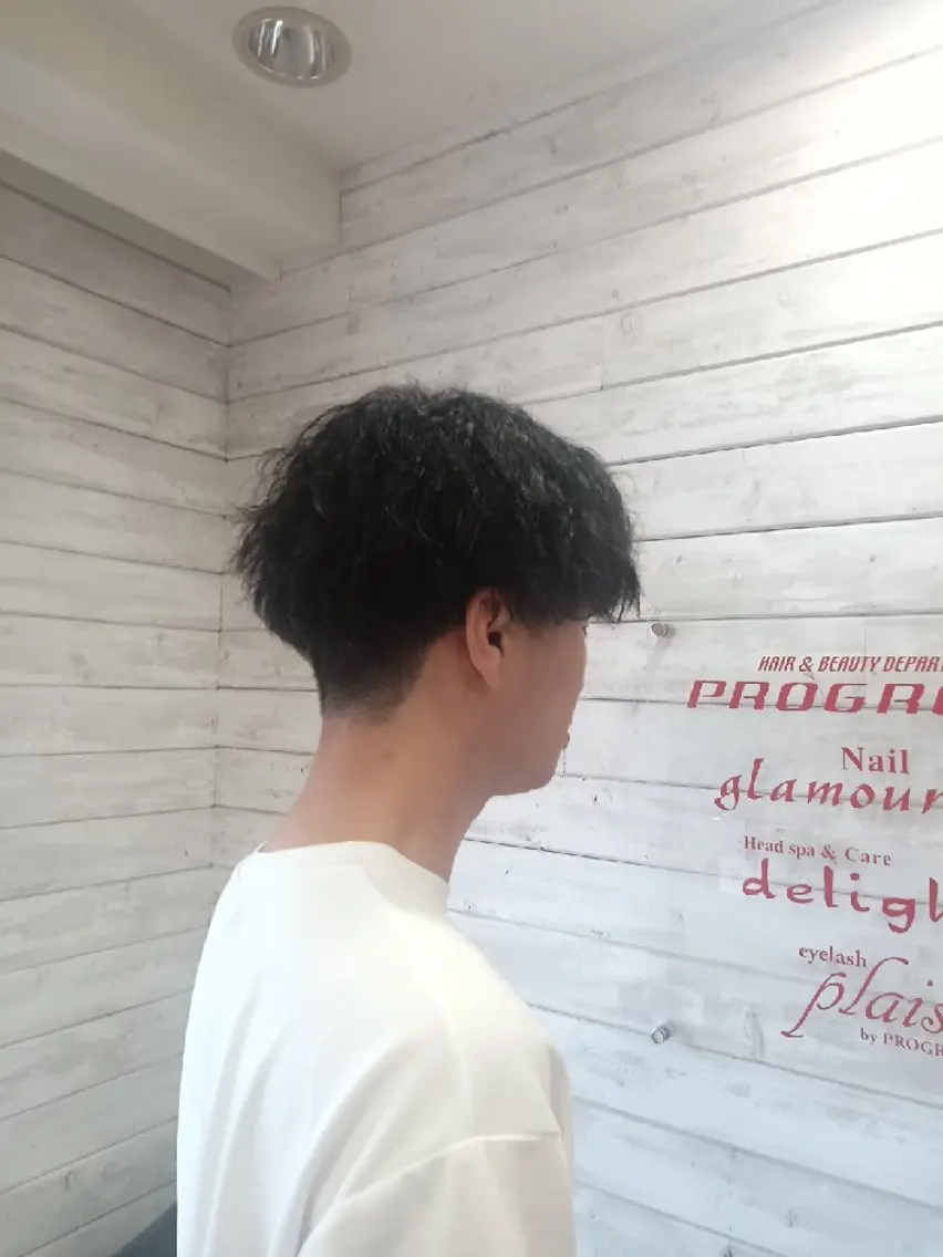 メンズ メンズパーマ 波巻きパーマ Yoko ブリーチカラーのヘアスタイル