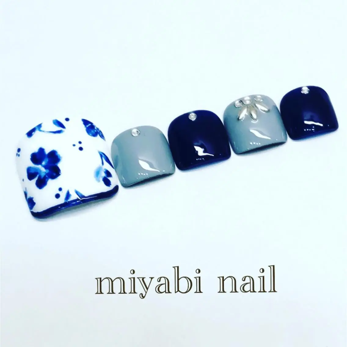 ネイル フラワーネイル フットネイル ジェルネイル miyabi nail 桂川駅近くのネイルデザイン
