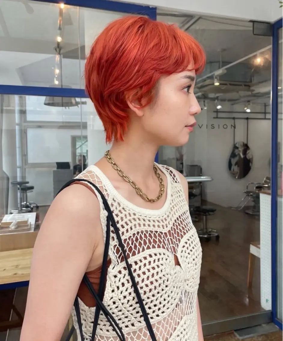 ショート カラー かがやしづ ⭐️ベージュのヘアスタイル