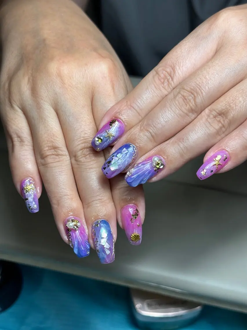 ネイル ハンドネイル AngelChris ビューティーサロンのネイルデザイン
