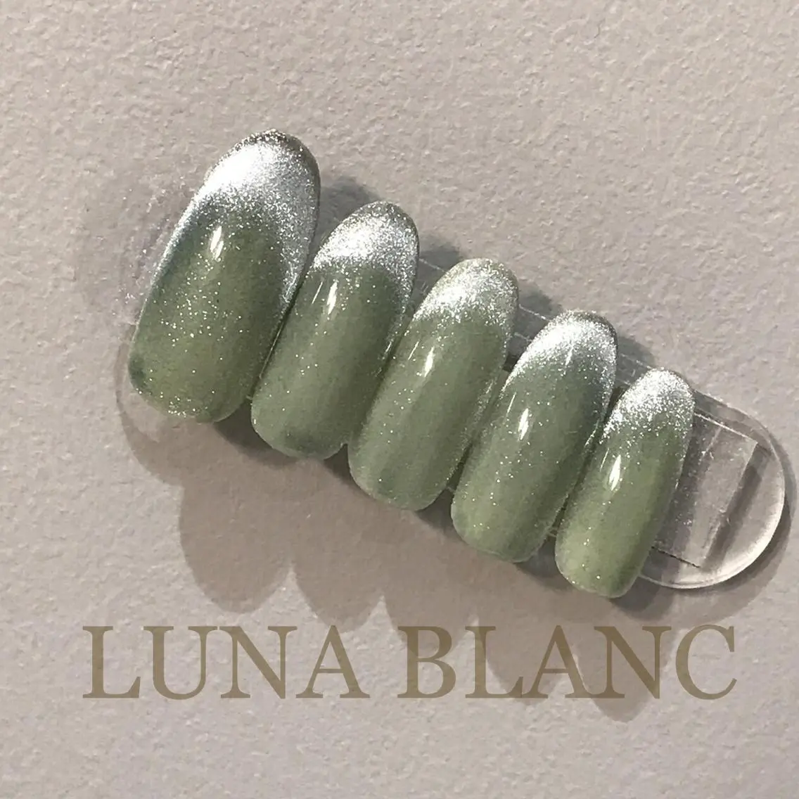 ミディアム nail LUNA BLANCのネイルデザイン