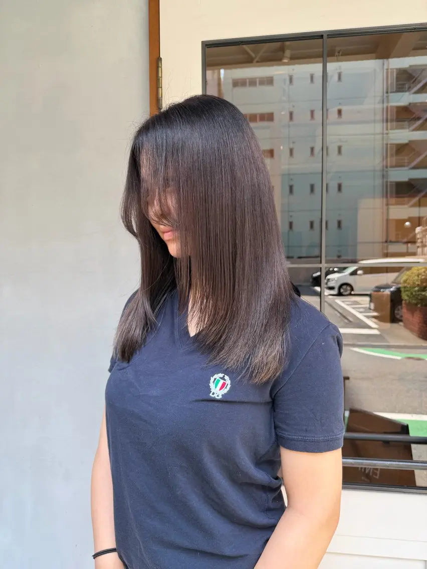 セミロング カラー グレージュ カット ヘアカラー トリートメント ENIF 大島 芽生のヘアスタイル