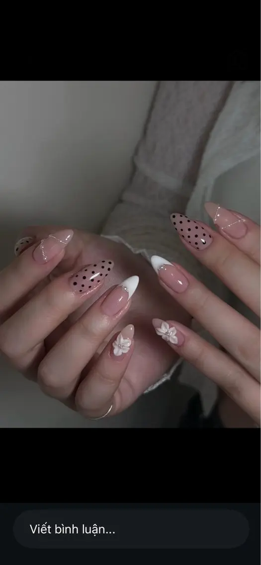ネイル 長さ出し ガーリー キラキラネイル 韓国ネイル 水色 ハンドネイル ICE Nailsのネイルデザイン