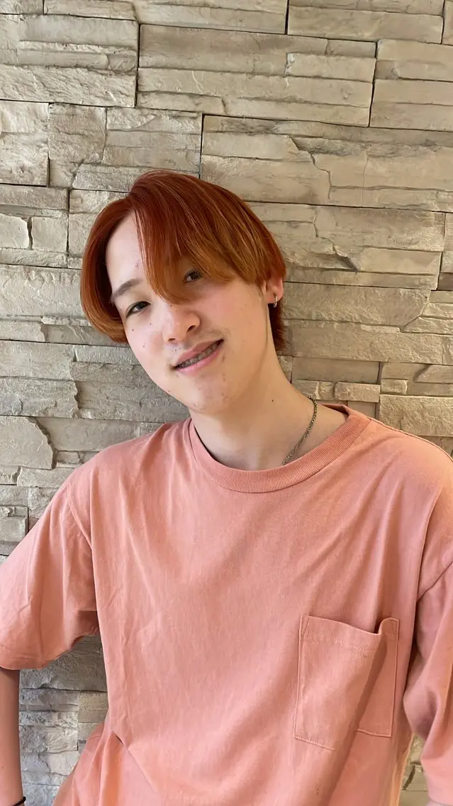 カラー メンズ メンズブリーチ ブリーチ オレンジ 川端 萌那のヘアスタイル