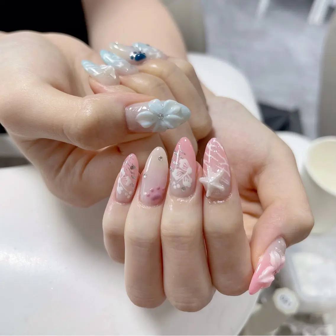 ネイル オーロラネイル 長さ出し フラッシュネイル フレンチネイル ジェルネイル ハンドネイル ハンドケア CiCi Nail Salonのネイルデザイン