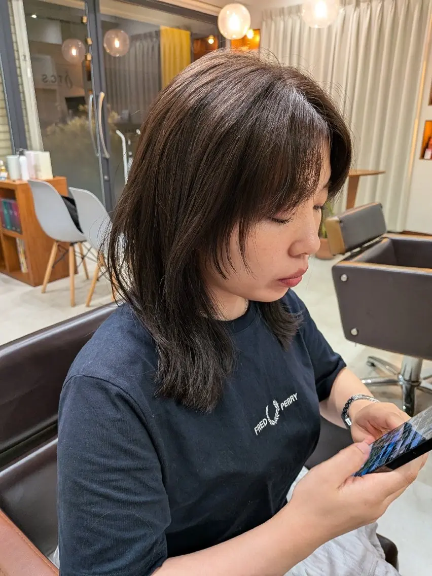 ミディアム レイヤーカット カット ヘアカラー トリートメント ヘッドスパ 奈良橋 彩圭のヘアスタイル