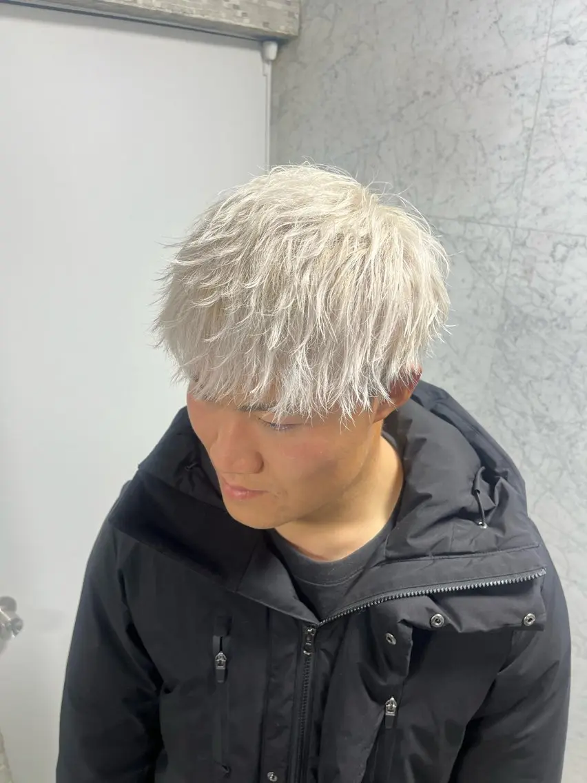 カラー メンズ メンズブリーチ ブリーチ 透明感カラー ダブルカラー 髪質改善 【ただの天才 🎨】のヘアスタイル
