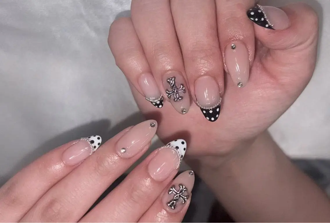ネイル Romine ネイル&マツゲのマツエク・マツパデザイン