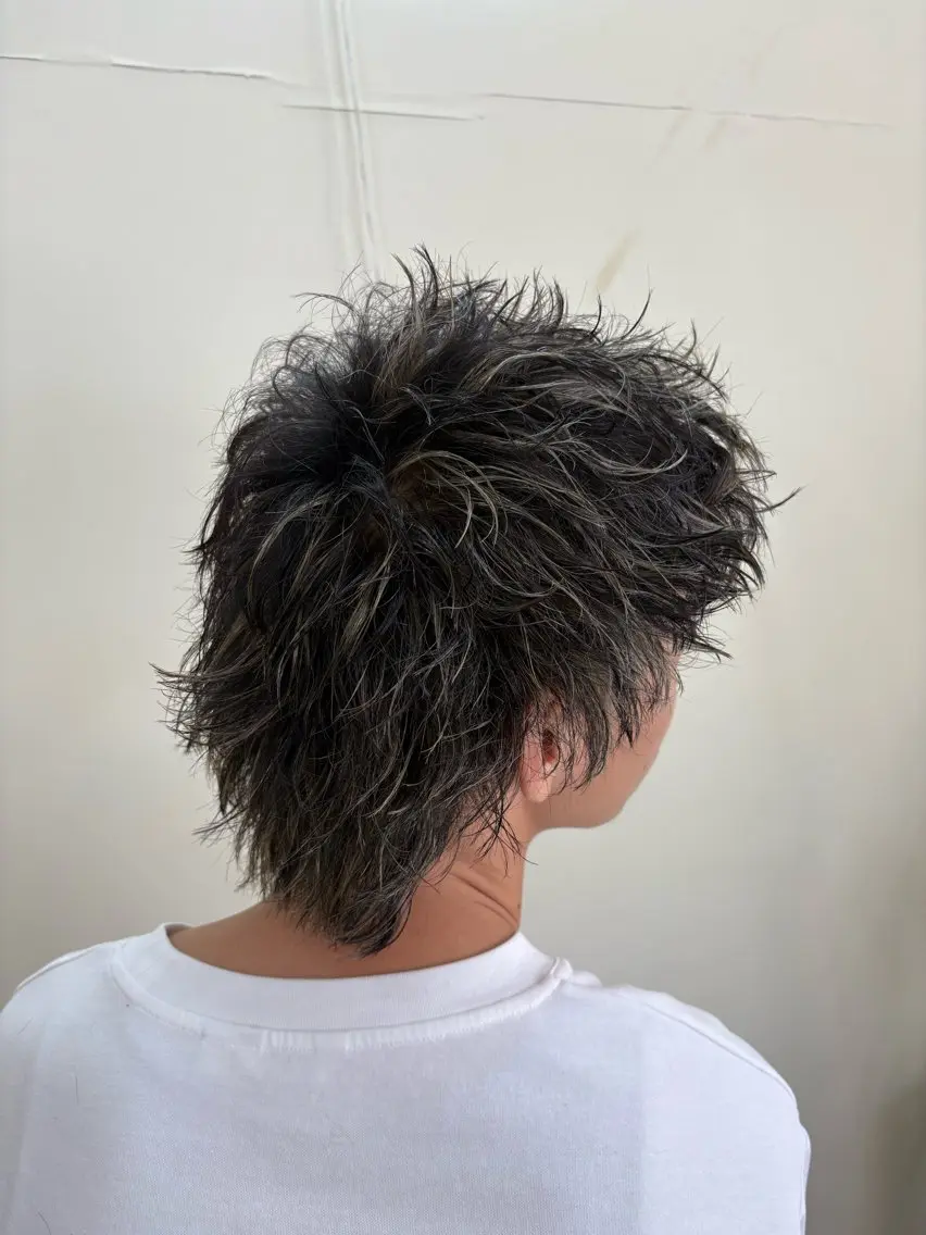 メンズ メンズハイライト メンズメッシュ ヘアカラー WEST OLAND 黒坂佳乃のヘアスタイル