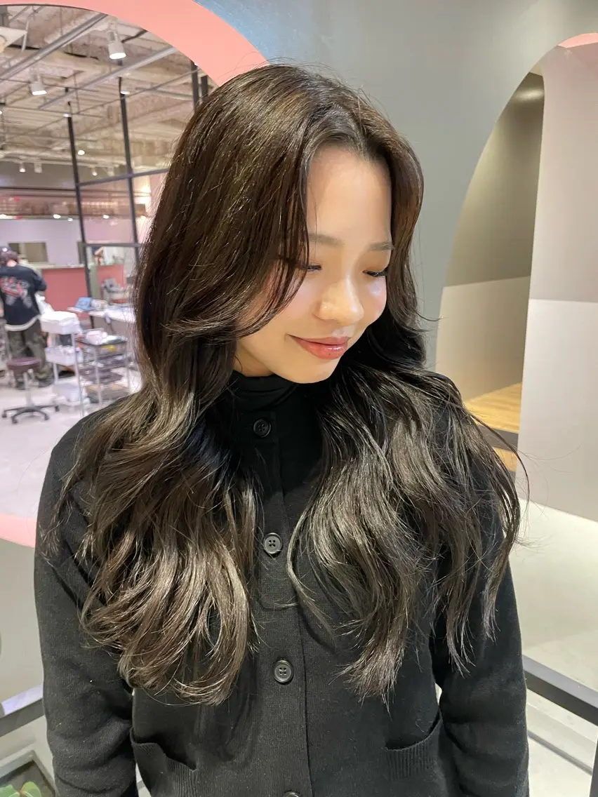 ロング 髪質改善 ヘアカラー ないとう ゆうかのヘアスタイル