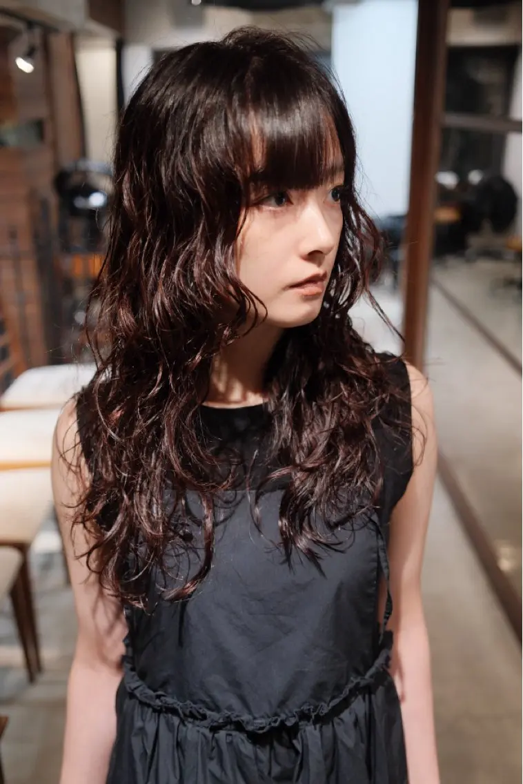 ロング カラー パーマ ブリーチ ボルドーカラー レッドカラー ボブ トリートメント 【お洒落パーマ】 Elme　肥塚康汰郎のヘアスタイル
