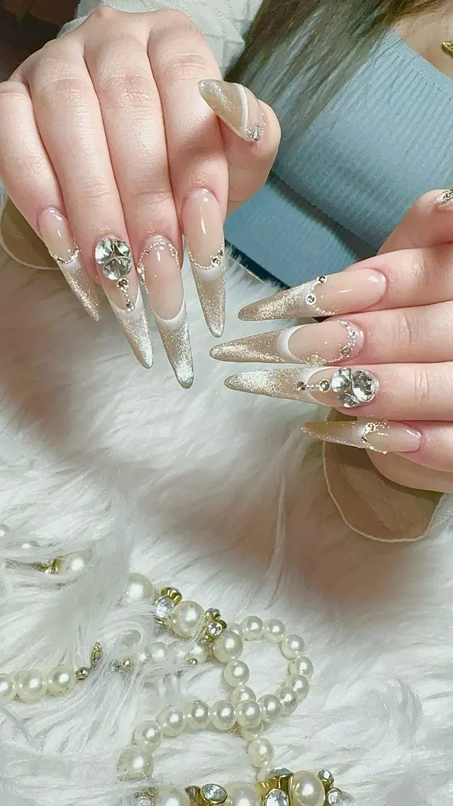 ネイル フレンチネイル ロングネイル スカルプネイル ハンドネイル Feel♡ JYURIAのネイルデザイン