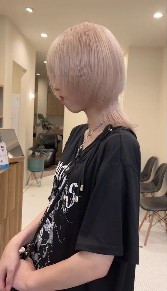 ロング カラー ブリーチ ハイトーンカラー カット ヘアカラー トリートメント 抜きっぱなしブロンド /ハイトーン/カナタのヘアスタイル