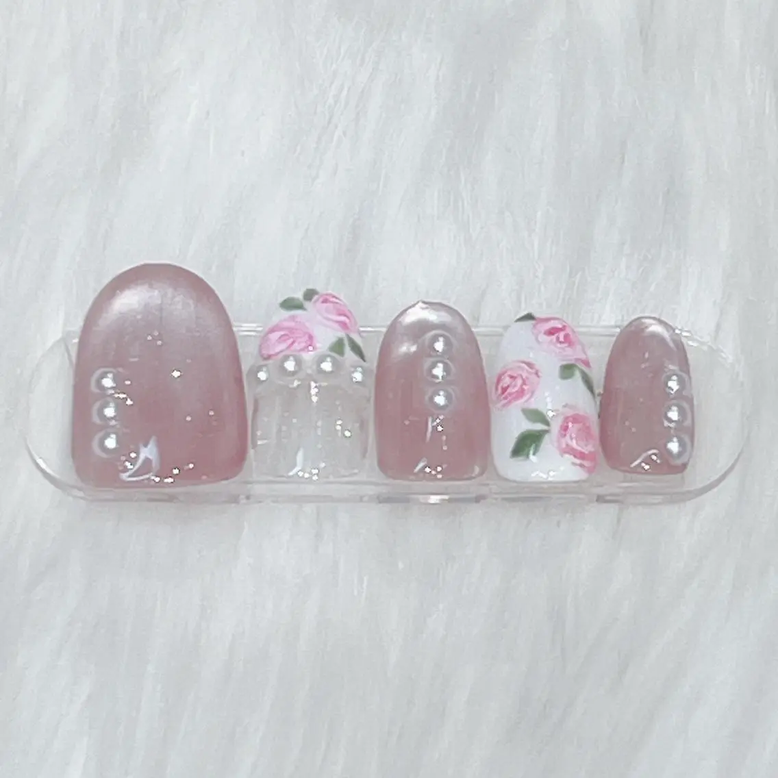 ネイル Tiary Nail Fのネイルデザイン
