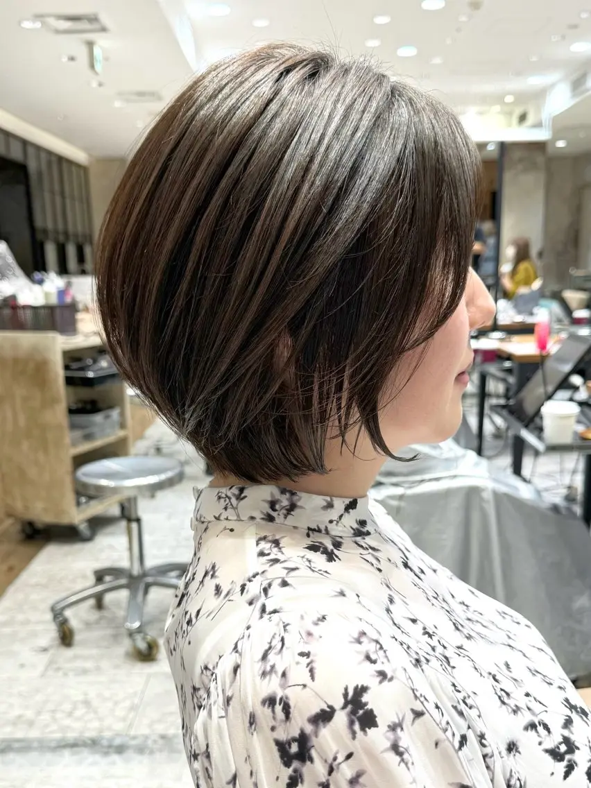ショート カラー カット ヘアカラー トリートメント 💍新宿ショート 💍岩田莉奈のヘアスタイル