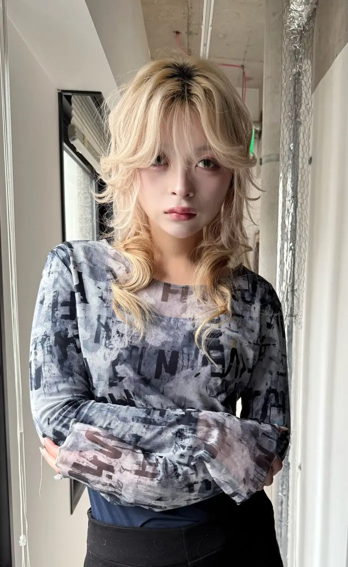 ロング レイヤーカット カット パーマ TAIRA横浜ウルフ 🐺デザインカラーのヘアスタイル