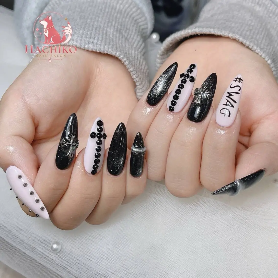 ネイル チークネイル クリアネイル ガーリー キラキラネイル 韓国ネイル ハンドネイル Hachiko Nail Salonのネイルデザイン